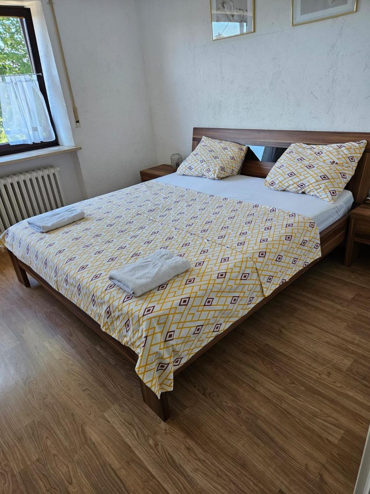 Gemuetliche Gaeste Suite Fuer Ruhige Naechte. Zentral Ichenhausen Exterior foto